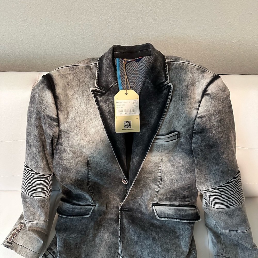 Cotton, Polyester and Lycra Jacket made in Turkey